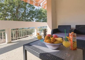Three-Bedroom Holiday Home In Duba