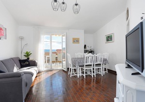 Two bedroom apartment near beach Seget Vranjica, Trogir (A-6094-a)