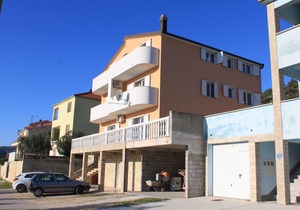 Two bedroom apartment with balcony and sea view Seget Vranjica, Trogir (A-8507-c)