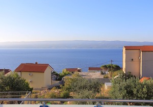 Two bedroom apartment with terrace and sea view Mali Rat, Omiš (A-9698-a)