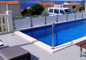 Two bedroom apartment with terrace and sea view Mali Rat, Omiš (A-9698-a)