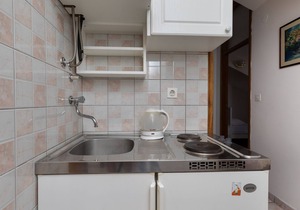 Two bedroom apartment near beach Sumpetar, Omiš (A-11462-a)