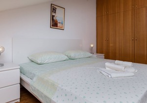 Two bedroom apartment near beach Sumpetar, Omiš (A-11462-a)