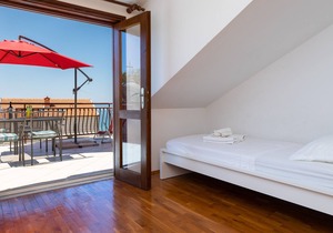 Two bedroom apartment near beach Sumpetar, Omiš (A-11462-a)