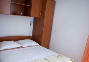 Two bedroom apartment with terrace and sea view Suhi Potok, Omiš (A-11574-a)