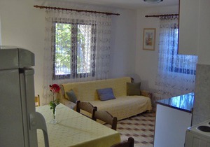 Two bedroom apartment with terrace Milna, Brač (A-14961-a)