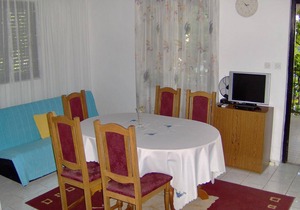 Two bedroom apartment with terrace Milna, Brač (A-14961-b)