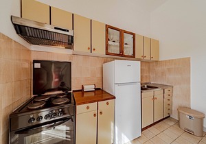 Two bedroom apartment with terrace and sea view Brna, Korčula (A-10057-b)