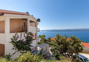 Two bedroom apartment with terrace and sea view Stanići, Omiš (A-17894-b)