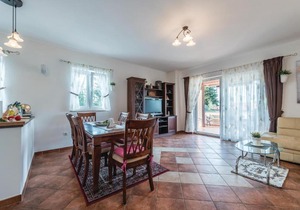 Two-Bedroom Apartment in Sutomiscica
