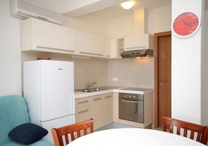 Two bedroom apartment near beach Verunić, Dugi otok (A-8103-a)