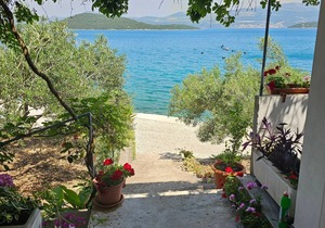 Two bedroom apartment near beach Cove Pještata, Pelješac (A-10210-b)