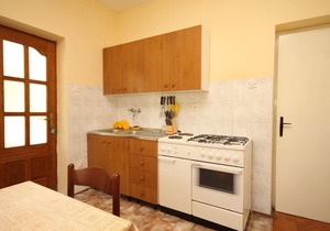 Two bedroom apartment near beach Ugljan (A-828-a)