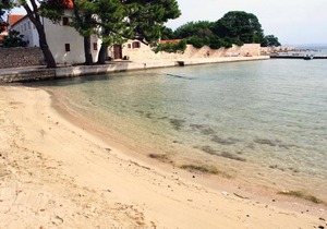 Two bedroom apartment near beach Ugljan (A-828-a)