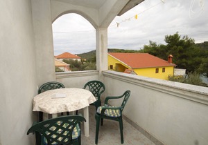 Two bedroom apartment near beach Cove Mala Lamjana, Ugljan (A-8461-c)