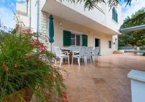 Two bedroom apartment with terrace Grebaštica, Šibenik (A-965-c)
