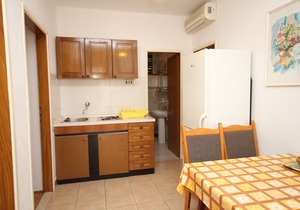Two bedroom apartment with terrace Tučepi, Makarska (A-6817-a)