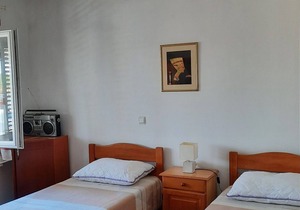 Two bedroom apartment with terrace Sušica, Ugljan (A-8265-b)