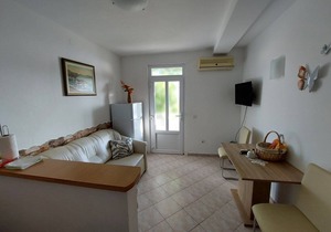 Two bedroom apartment with terrace and sea view Plat, Dubrovnik (A-4776-a)