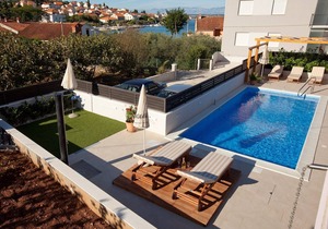 Two bedroom apartment with terrace Preko, Ugljan (A-14163-b)