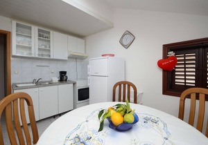 Two bedroom apartment with terrace and sea view Zavalatica, Korčula (A-14204-b)