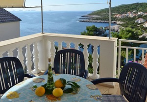 Two bedroom apartment with terrace and sea view Zavalatica, Korčula (A-14204-b)