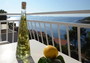 Two bedroom apartment with terrace and sea view Zavalatica, Korčula (A-14204-b)