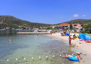 Two bedroom apartment with terrace Poljica, Trogir (A-14803-a)