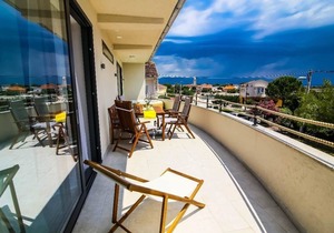 Two bedroom apartment with hot tub Nin, Zadar (A-16428-a) in Nin