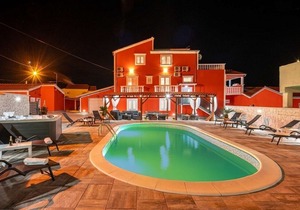 Villa Ancora for 10+2 guests in Turanj