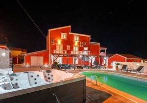 Villa Ancora for 10+2 guests in Turanj