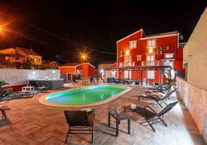 Villa Ancora for 10+2 guests in Turanj