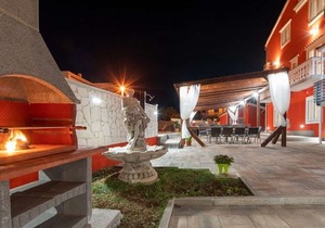 Villa Ancora for 10+2 guests in Turanj