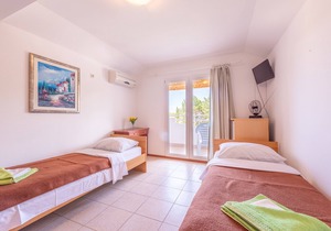 Villa Christina for up to 19 people - with pool, max. capacity 30 people
