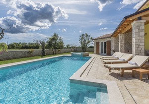 Villa Gardenia with pool, garden and jacuzzi