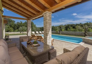 Villa Gardenia with pool, garden and jacuzzi