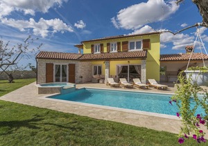Villa Gardenia with pool, garden and jacuzzi