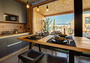 Villa in Zrce, close to the beach, water sports, festival, party, free wifi, up to 6 people.
