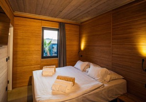 Villa in Zrce, close to the beach, water sports, festival, party, free wifi, up to 6 people.