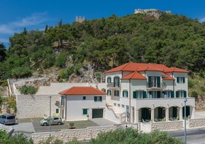 Villa Kogo apartment 6 with a swimming pool in Hvar Town center