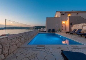 Villa Mona Apartments