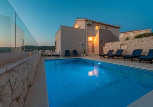 Villa Mona Apartments