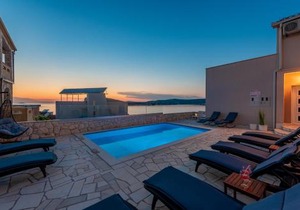 Villa Mona Apartments