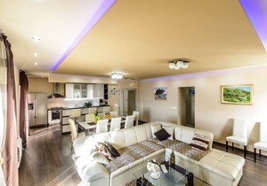 Villa Pave - Six-Bedroom Villa with Terrace and Swimming Pool