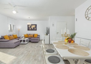 Villa Pendolina with Private Pool, Garden and BBQ