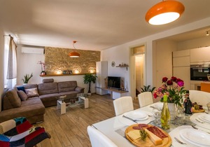 Villa Pietra for 6 people near Fažana with sea view - children playground & pet friendly
