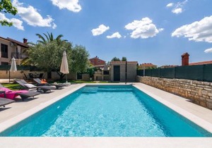 Villa Pietra for 6 people near Fažana with sea view - children playground & pet friendly