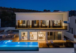 Villa Ramarin 1 with heated pool, jacuzzi and sauna by the sea in Rogoznica