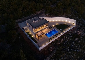 Villa Royal Promons, private pool, 5 bedrooms, total privacy, breathtaking view