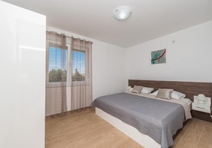 Villa Star 2 luxury apartment with a pool